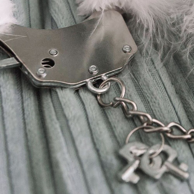 Наручники металеві з оздобленням Adrien Lastic Handcuffs Чорні