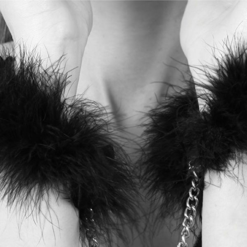 Пушистые наручники Bijoux Indiscrets Za za zu - feahter handcuffs