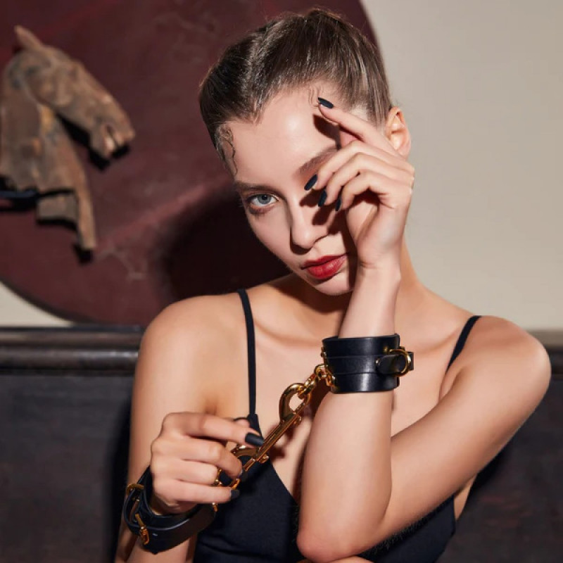 Наручники UPKO Handcuffs итальянская кожа, Черные